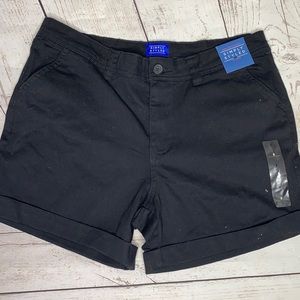 Simply styled short